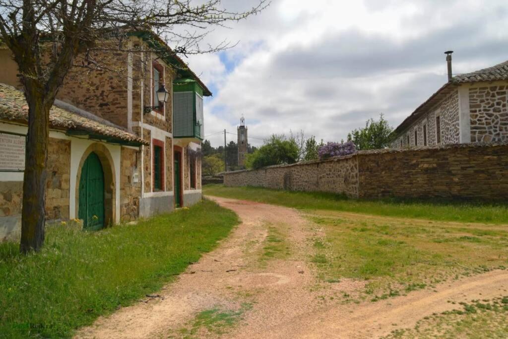 Villa Casa Camarga à Santiago Millas Extérieur photo